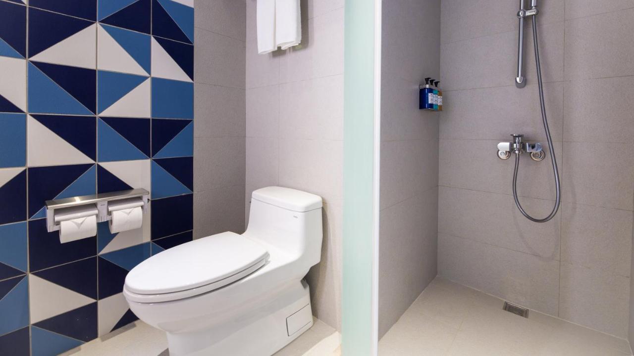 Holiday Inn Express Taichung Fengchia By Ihg Екстер'єр фото