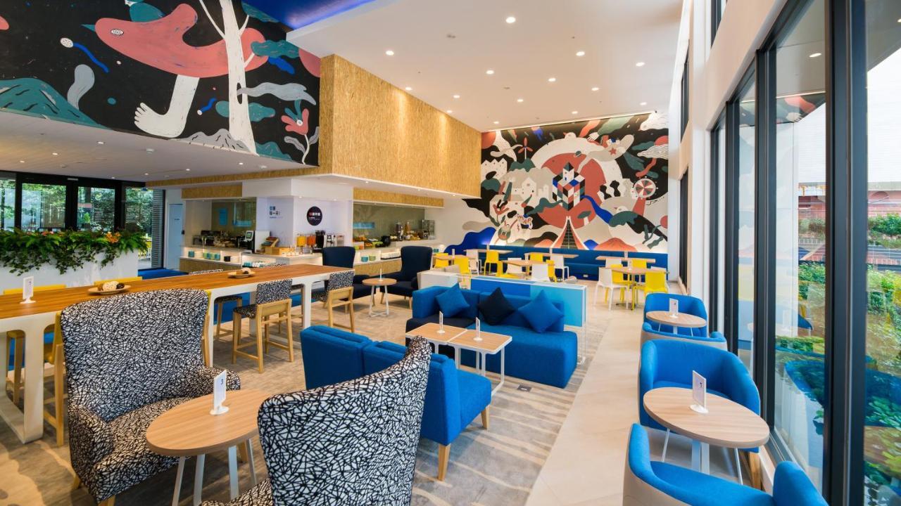 Holiday Inn Express Taichung Fengchia By Ihg Екстер'єр фото