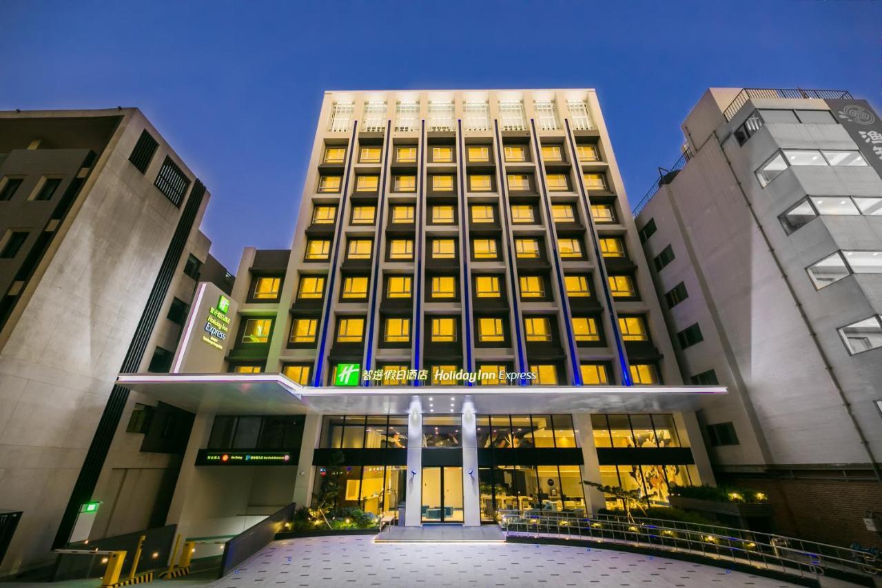Holiday Inn Express Taichung Fengchia By Ihg Екстер'єр фото