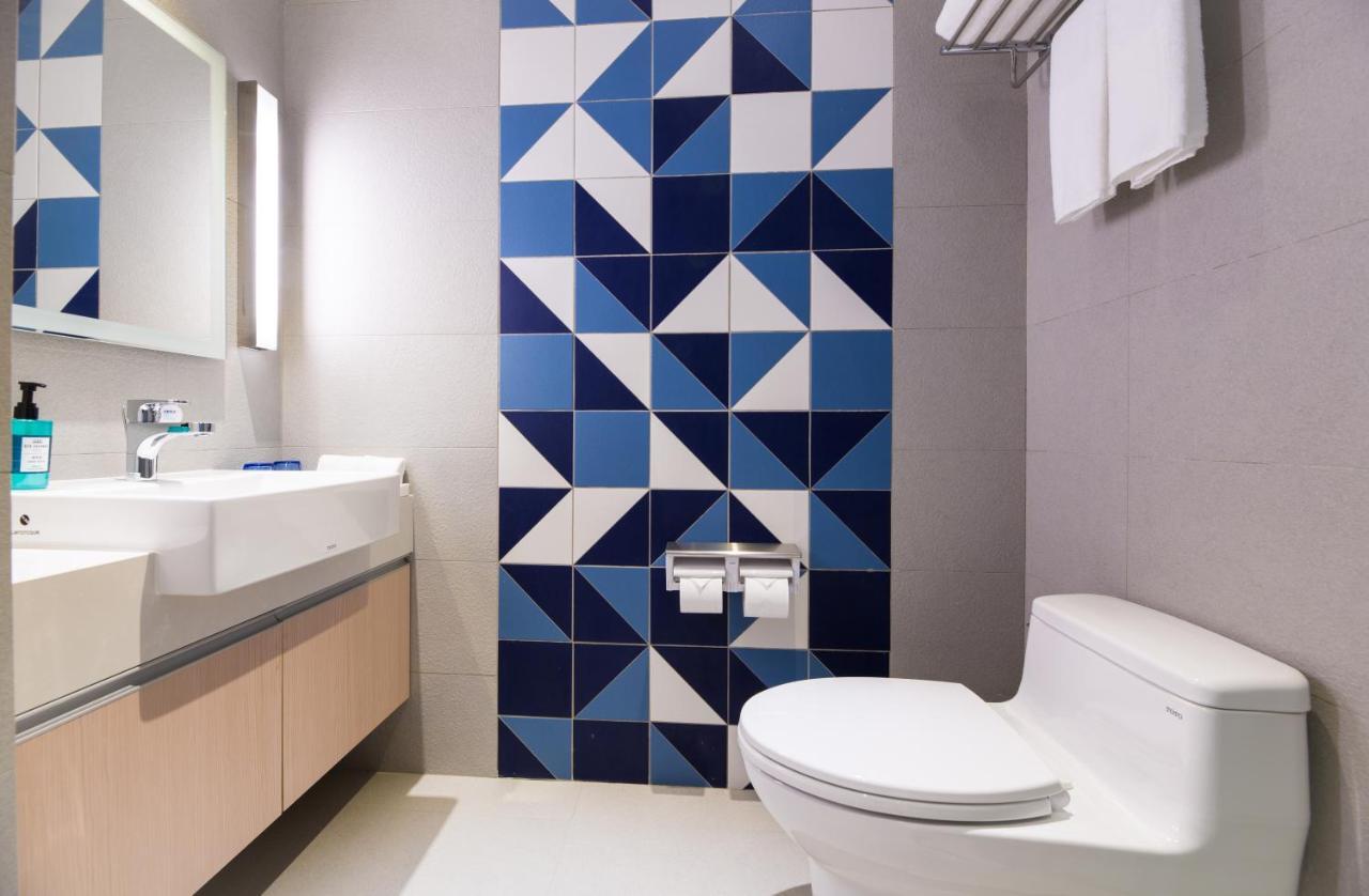 Holiday Inn Express Taichung Fengchia By Ihg Екстер'єр фото