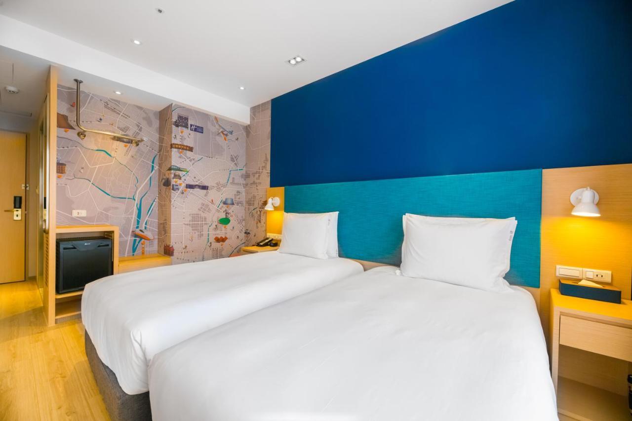 Holiday Inn Express Taichung Fengchia By Ihg Екстер'єр фото