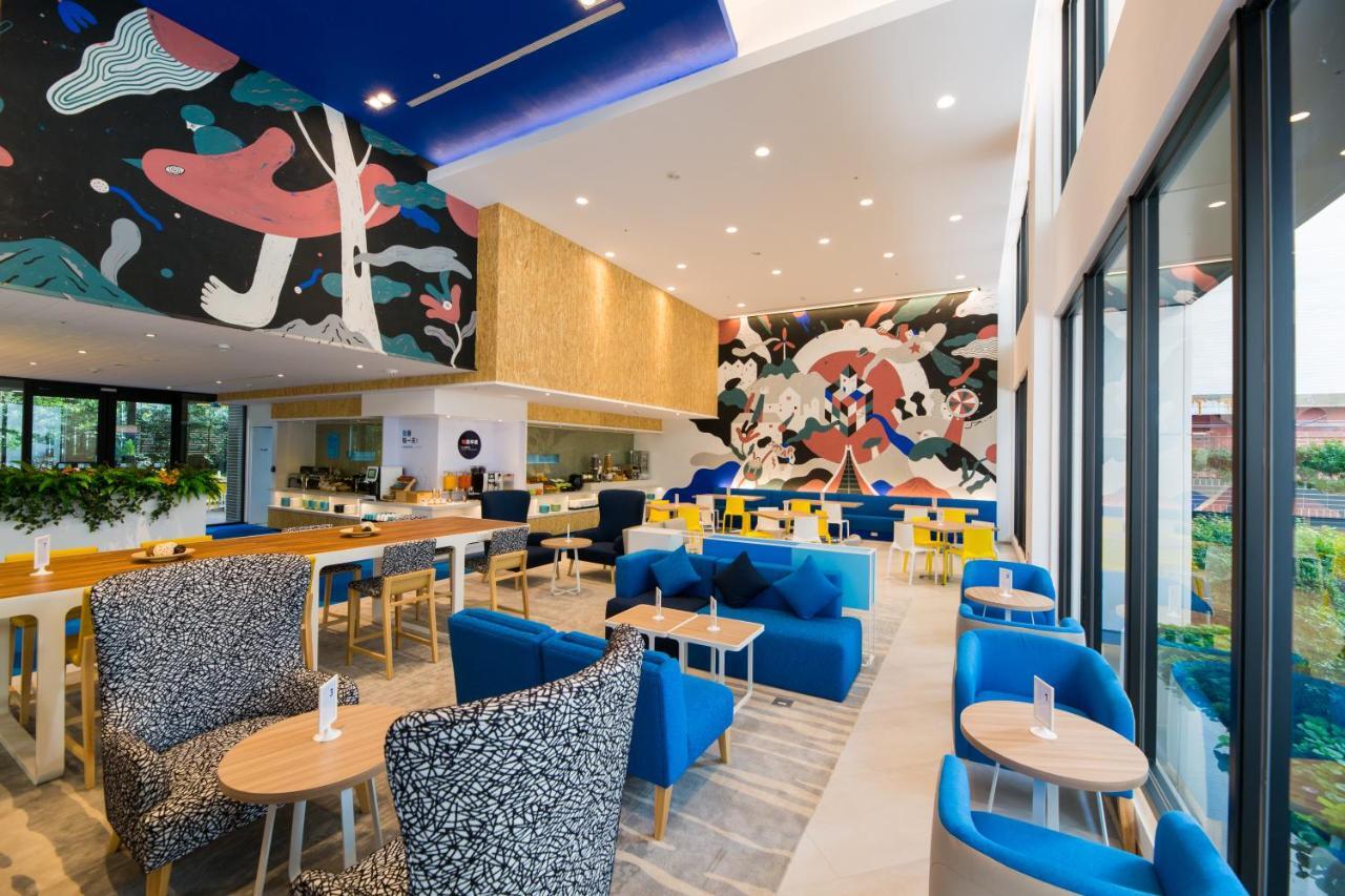 Holiday Inn Express Taichung Fengchia By Ihg Екстер'єр фото